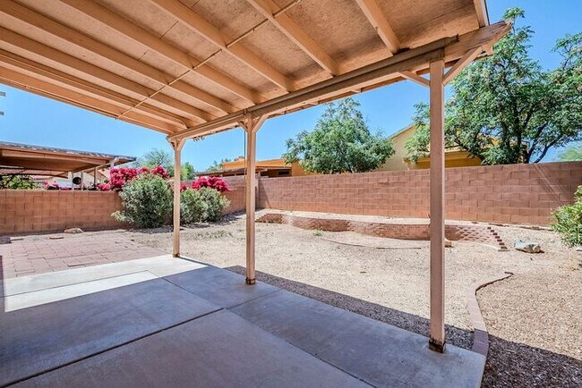 Building Photo - Pending/ Rented - Charming 3-bedroom, 2-ba...