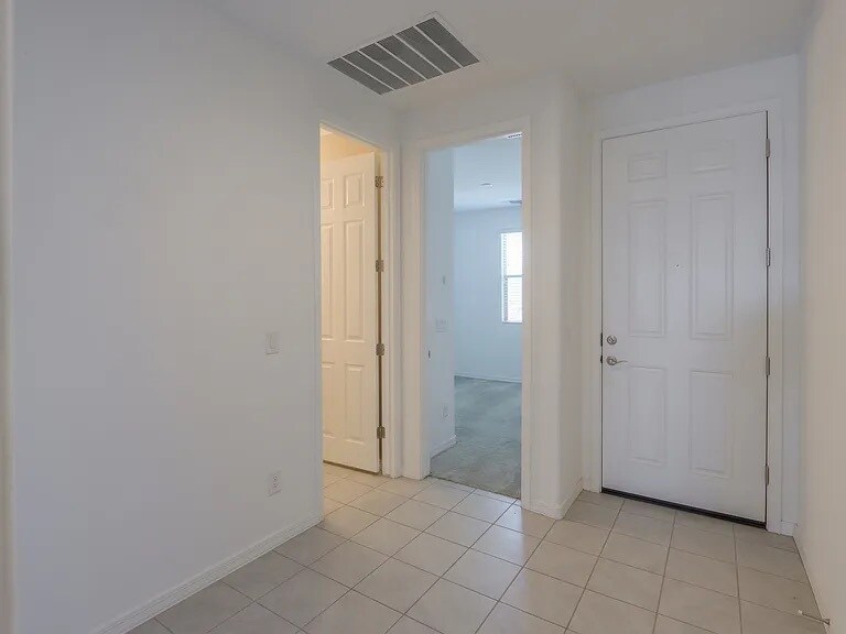 Building Photo - 832 S Strahan Pl