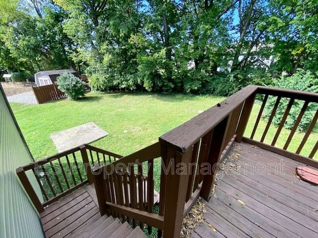 Building Photo - 6879 Oak Lake Dr