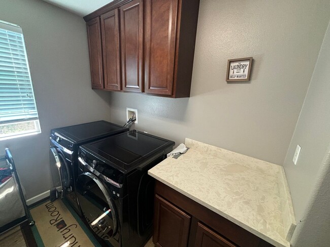 Building Photo - Beautifully Remodeled 3-Bedroom Home in Va...
