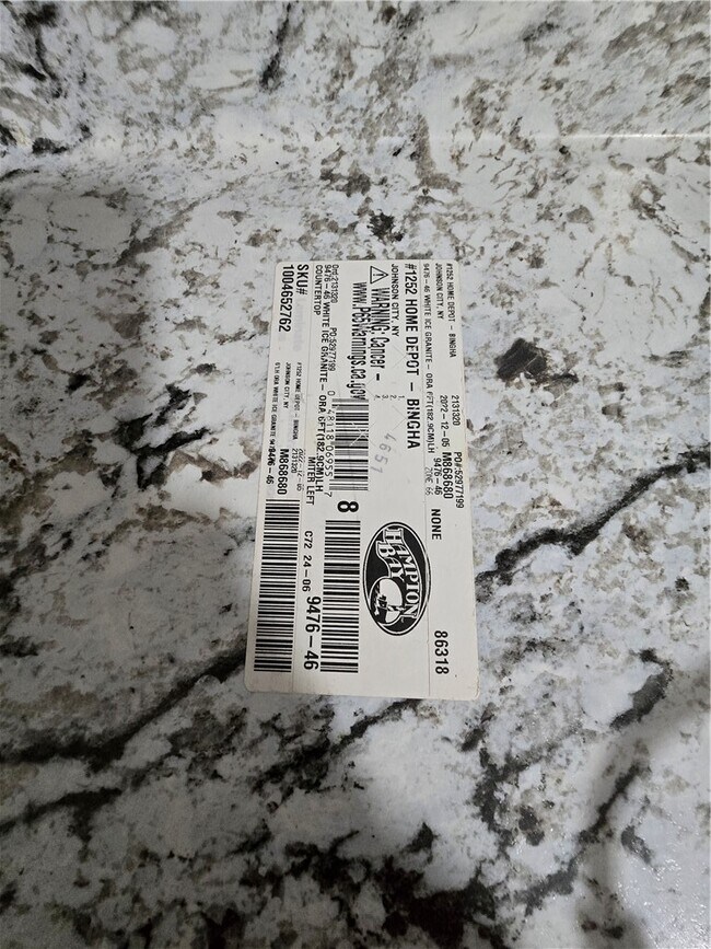 Building Photo - 41 Maple St