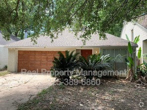 Building Photo - 9147 Fox Run Ave