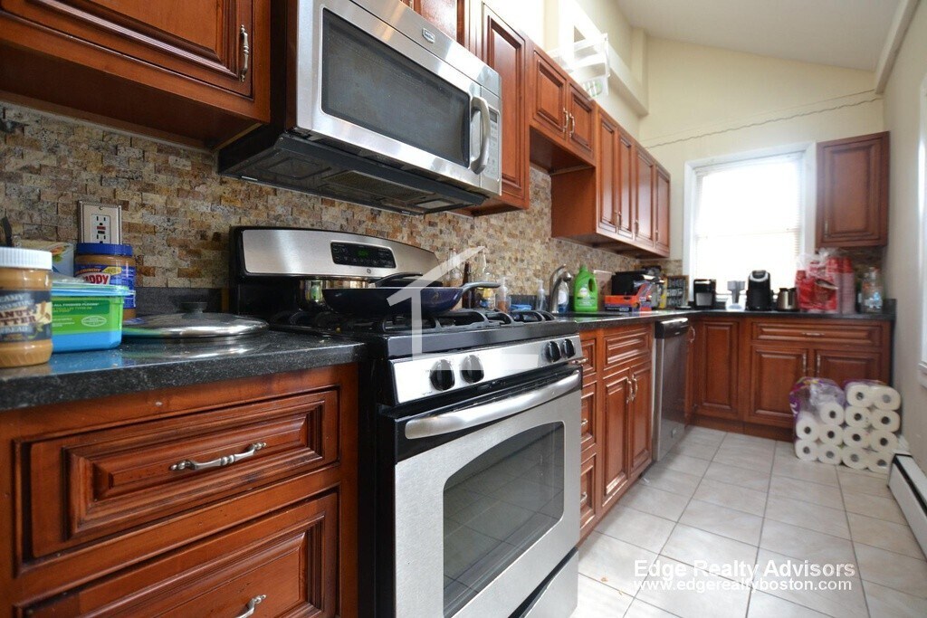 Building Photo - 20 Pratt St