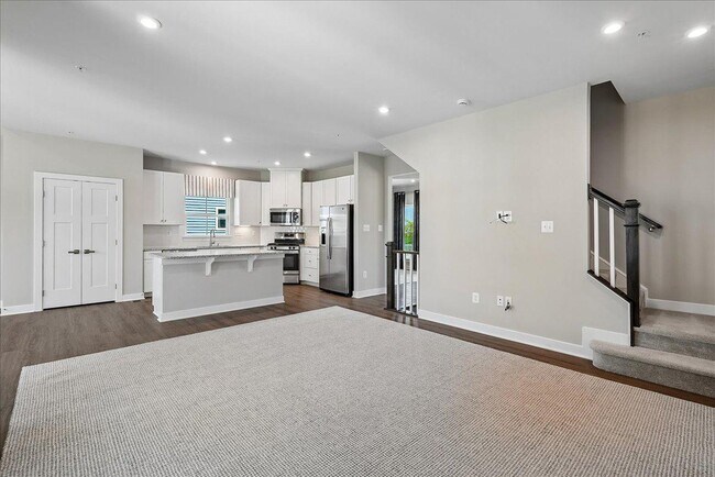 Building Photo - 1303 Potomac View Pkwy