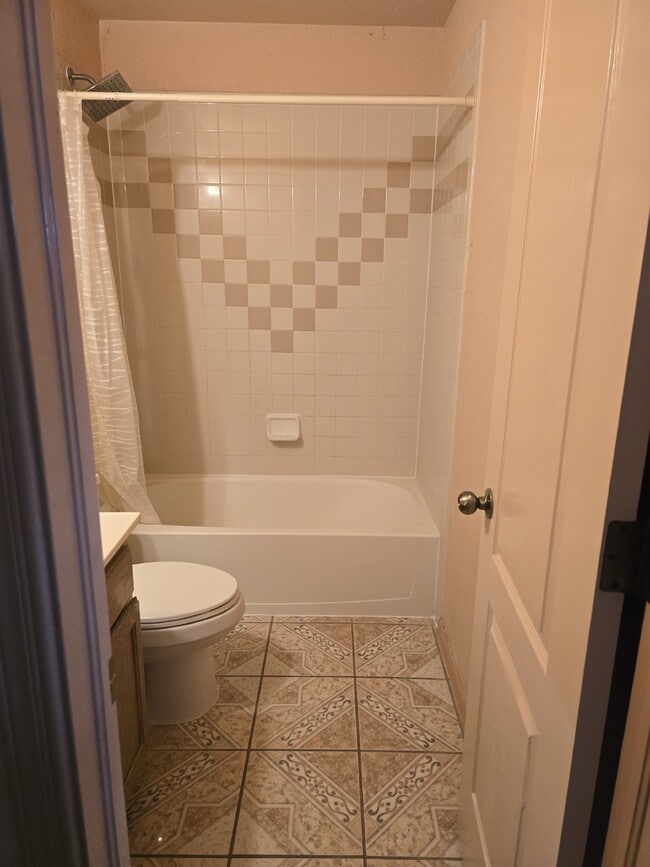 Building Photo - 3213 Tierra Ave Pl