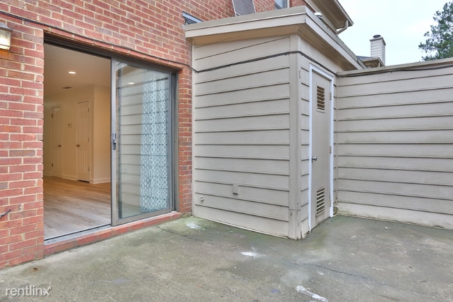 Building Photo - 2 br, 3 bath Townhome - 2844 Webb Bridge Rd.