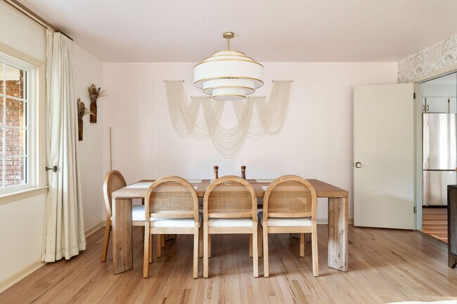 Building Photo - 1790 Wilshire Dr