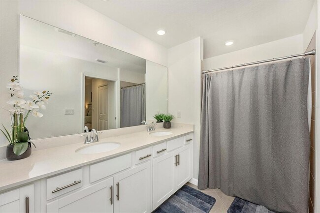 Building Photo - 12550 Galapagos Ct