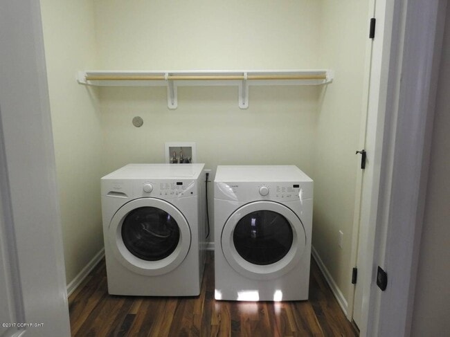 Building Photo - 780 S Pk Pl