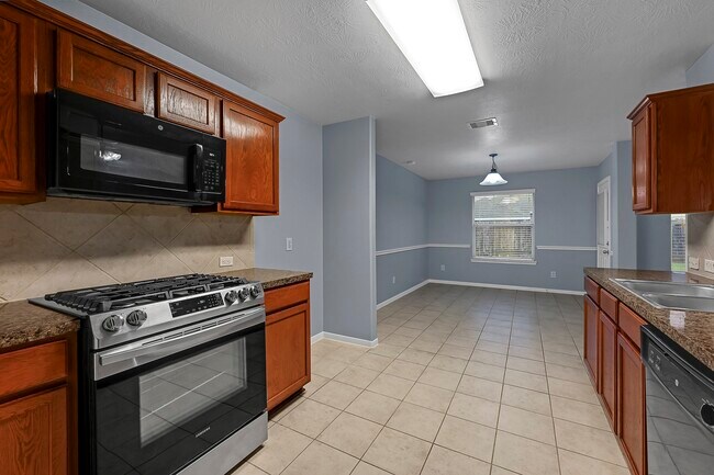 Building Photo - 15710 Bannowsky Lane