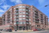 Building Photo - 1000 W Adams St