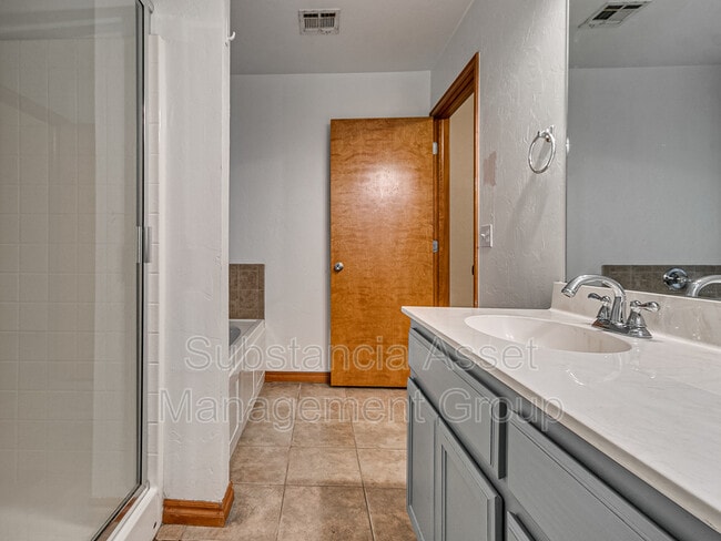 Building Photo - 4117 Green Apple Dr