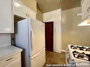 Building Photo - 120 Gifford St