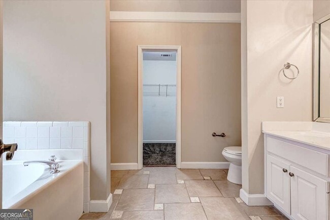 Building Photo - 25 Wisteria Cir