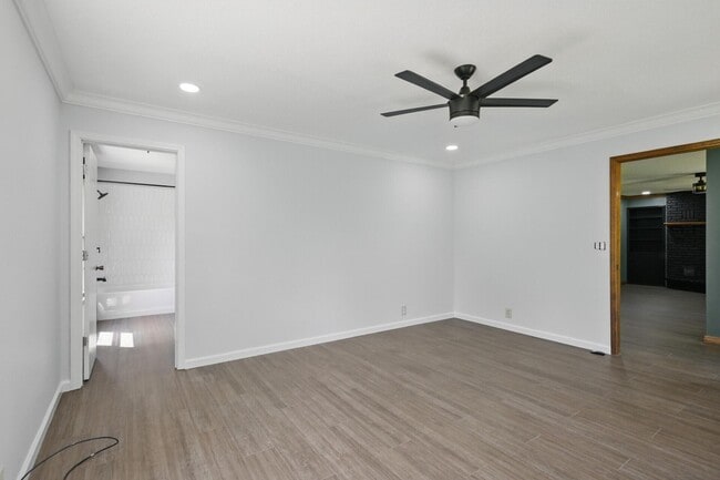 Building Photo - 1306 Marion Dr