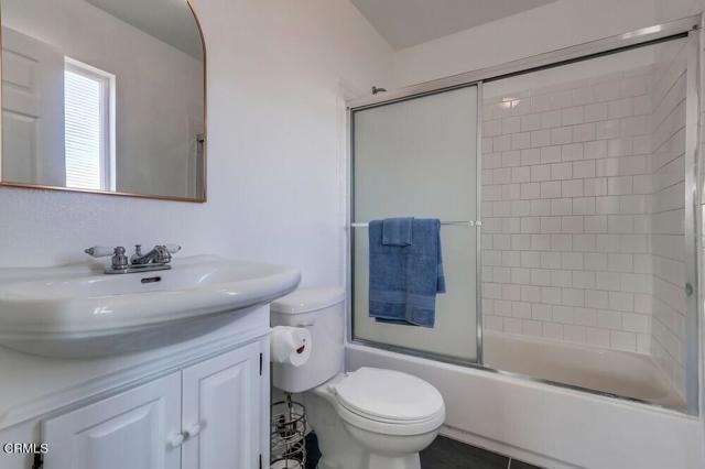 Building Photo - 140 E 101st St