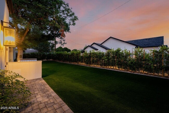 Building Photo - 3301 E Elm St