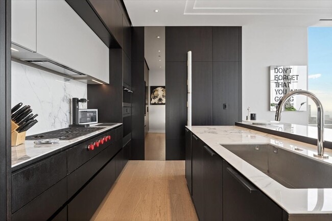 Building Photo - 14 W Superior St