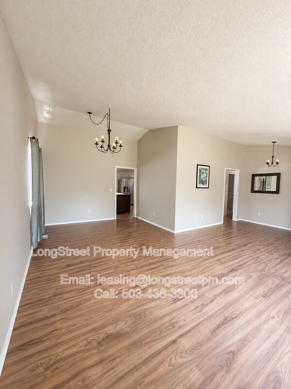 Building Photo - 3206 SE Summerfield Dr