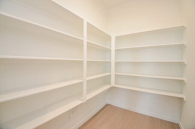Building Photo - 26506 Coast Redwood Dr