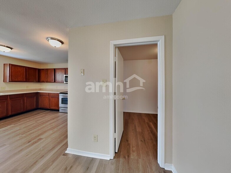 Building Photo - 6637 Branches Dr