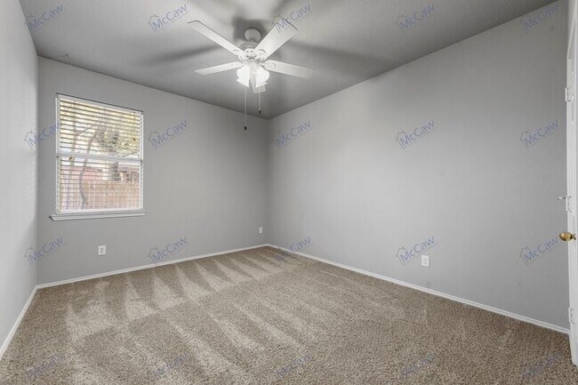 Building Photo - 1004 Riverside Ct