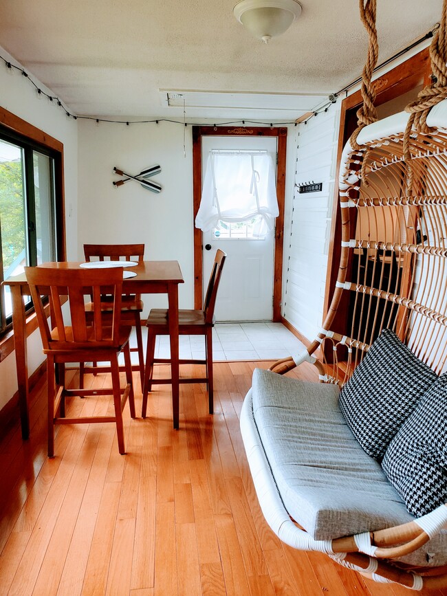 Building Photo - 4 Lk Vw Rd