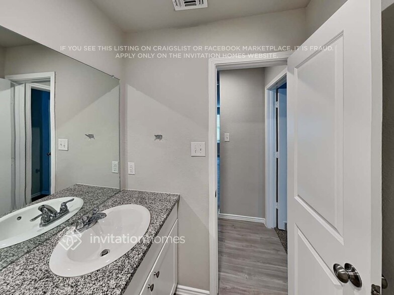 Building Photo - 7311 Avila Vis