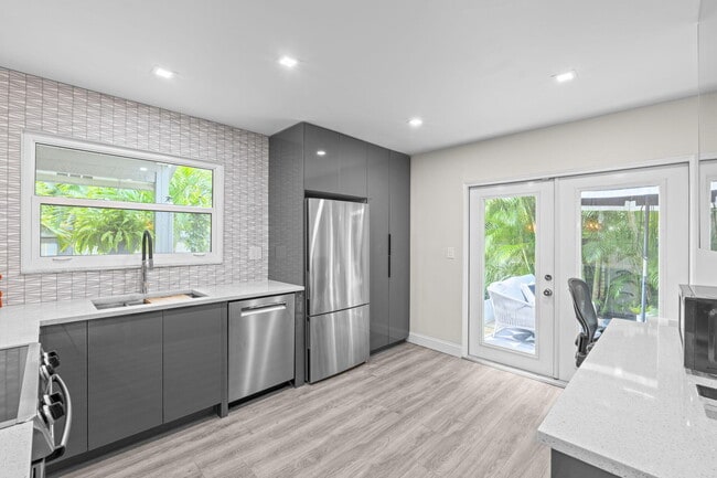 Building Photo - 2474 Bedford Mews Dr