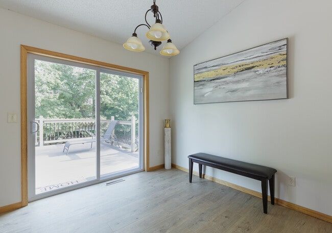 Building Photo - 22075 Red Oak Dr