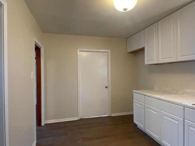 Building Photo - REFRESHED 2 BEDROOM, 1 BATH BELTON ISD