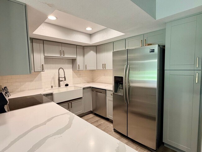 Building Photo - AVAILABLE NOW! BEAUTIFUL 2-Bedroom 2 -bathroom Condo in La Quinta Palms!