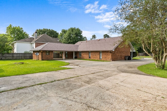 Building Photo - 12336 Perkins Rd