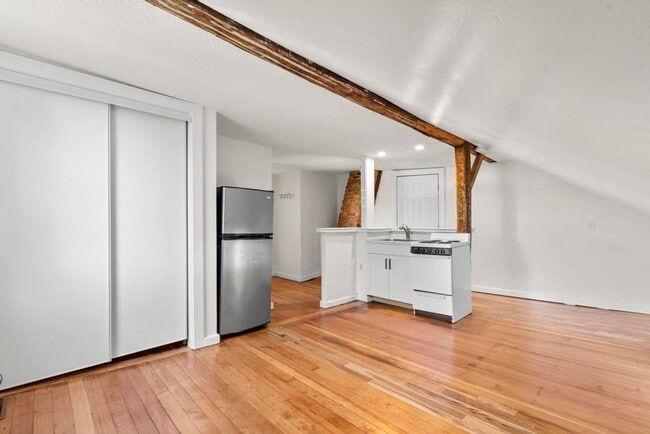 Building Photo - 22 Winthrop St