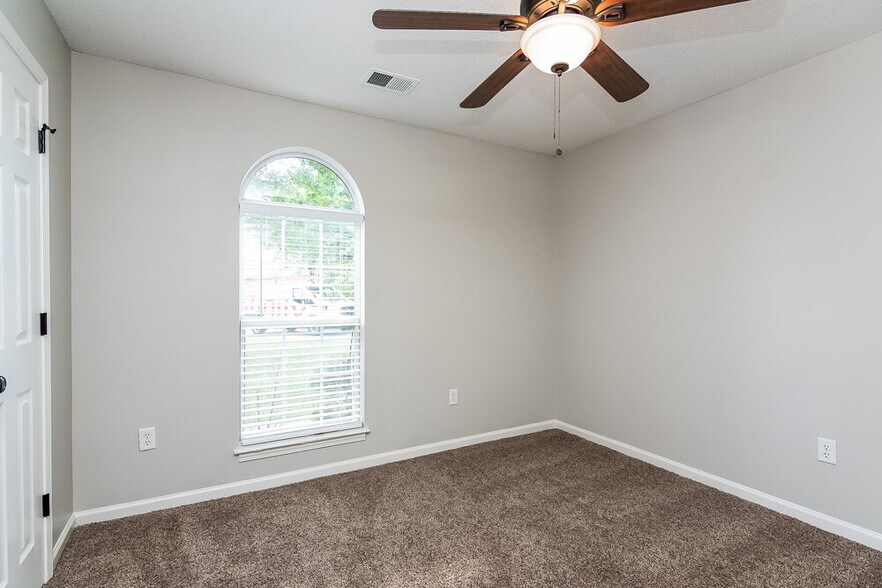 Building Photo - 7776 Parkwood Cove