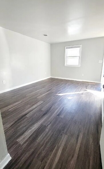 Building Photo - 5239 Goolsby Ct