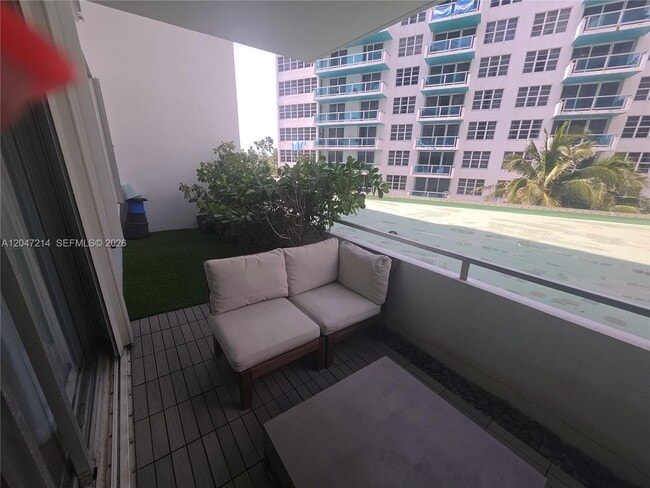 Building Photo - 5151 Collins Ave