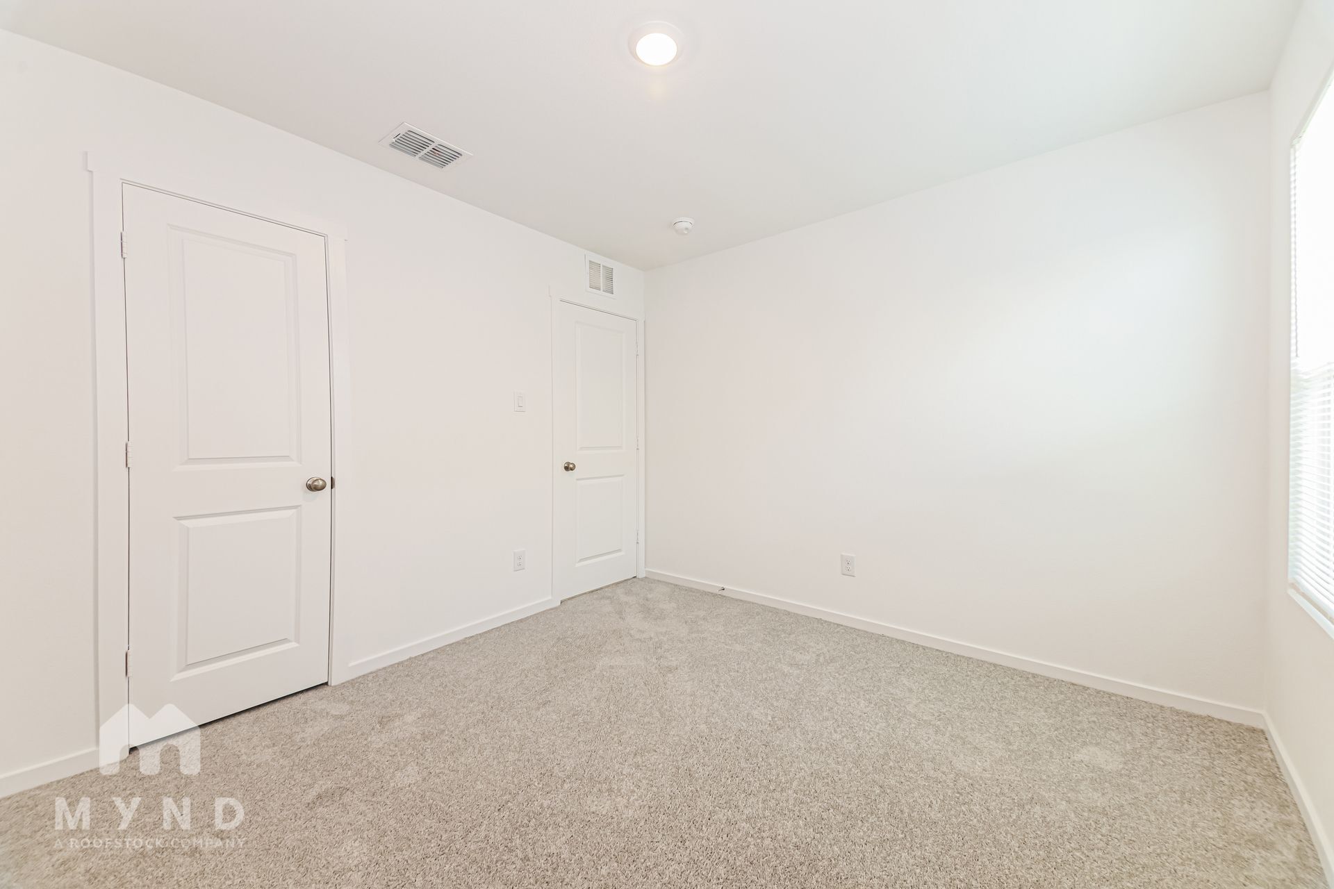 Building Photo - 1238 Basswood Dr