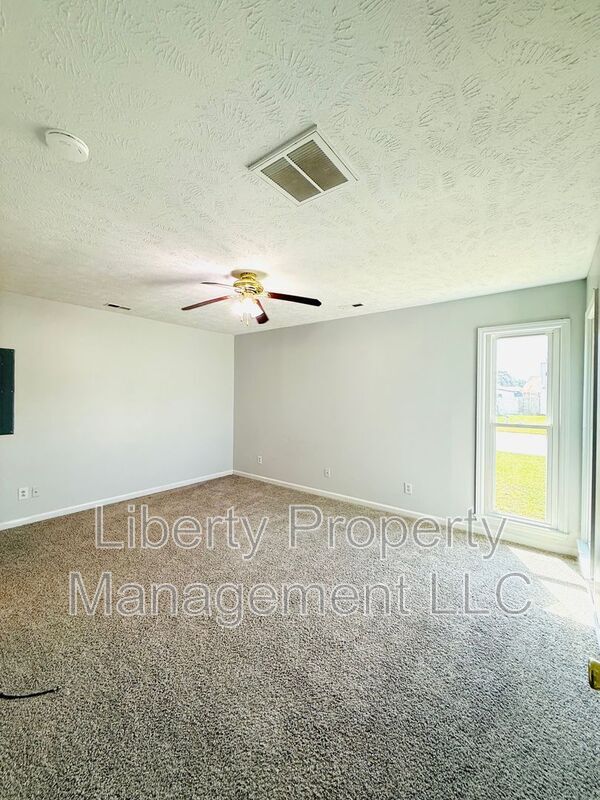 Building Photo - 1705 Veanna Dr