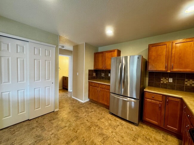 Building Photo - 3 Bedroom Home with Basement in Stetson Hills