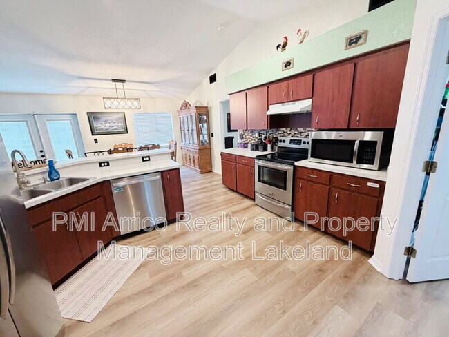 Building Photo - 6868 Bordeaux Blvd
