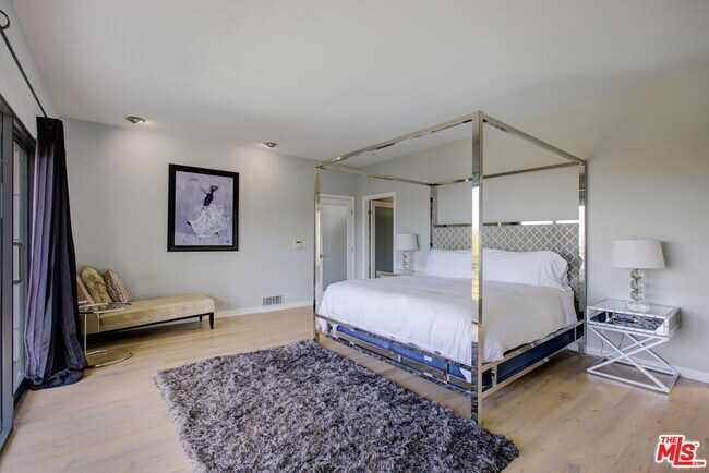 Building Photo - 3223 Tareco Dr