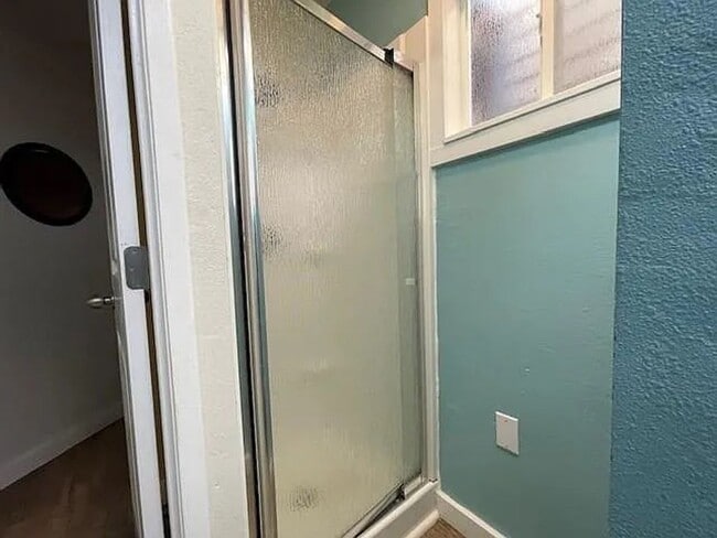 Building Photo - Spacious 2 Bedroom / 2 Bathroom Apartment in the Heart of Ocean Park – Available Now!