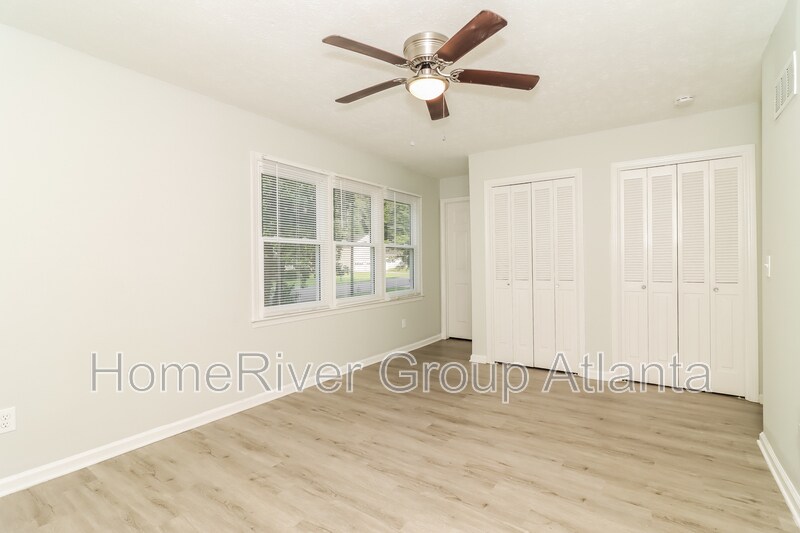 Building Photo - 4423 Inlet Rd