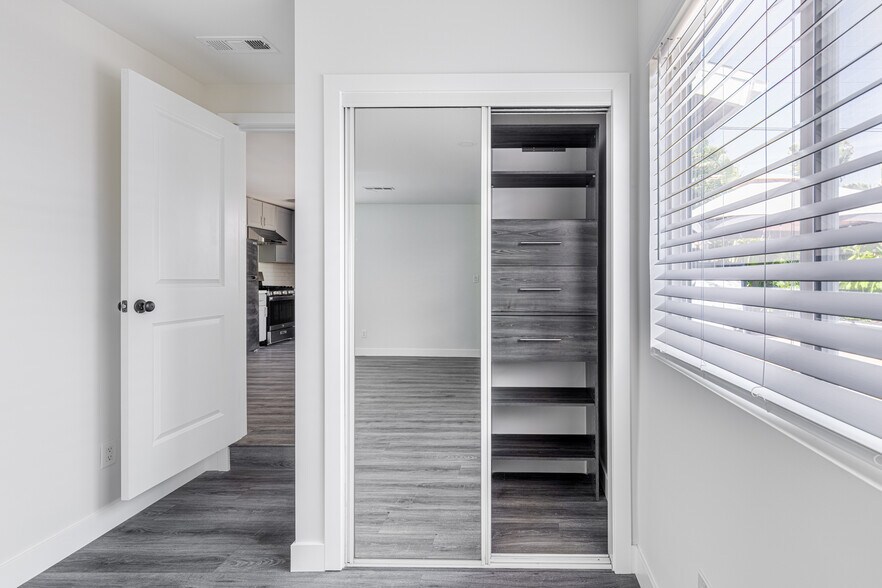 Building Photo - 8143 Hinds Ave