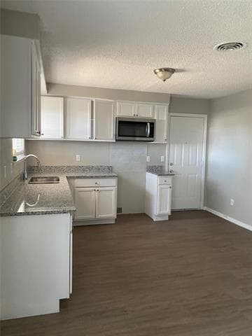 Building Photo - 4927 Eastgate Cir