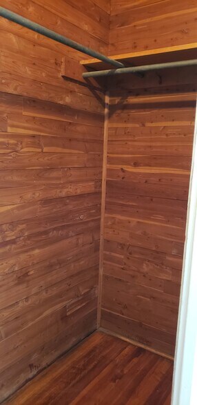 Cedar Lined Closet - 1226 Union St