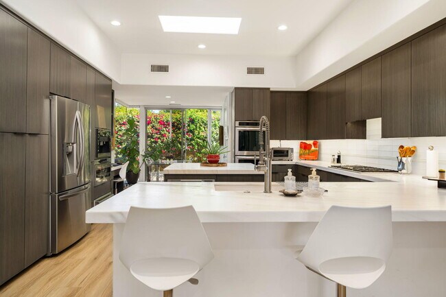 Building Photo - 79120 Fox