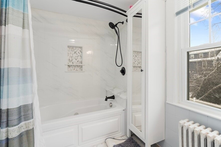 Building Photo - 180 Jerome St