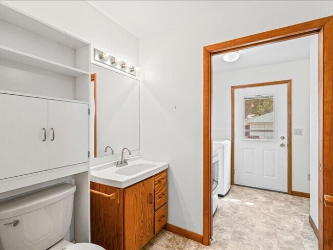 Building Photo - Spacious 3-Bedroom Home with Oversized Garage Space!
